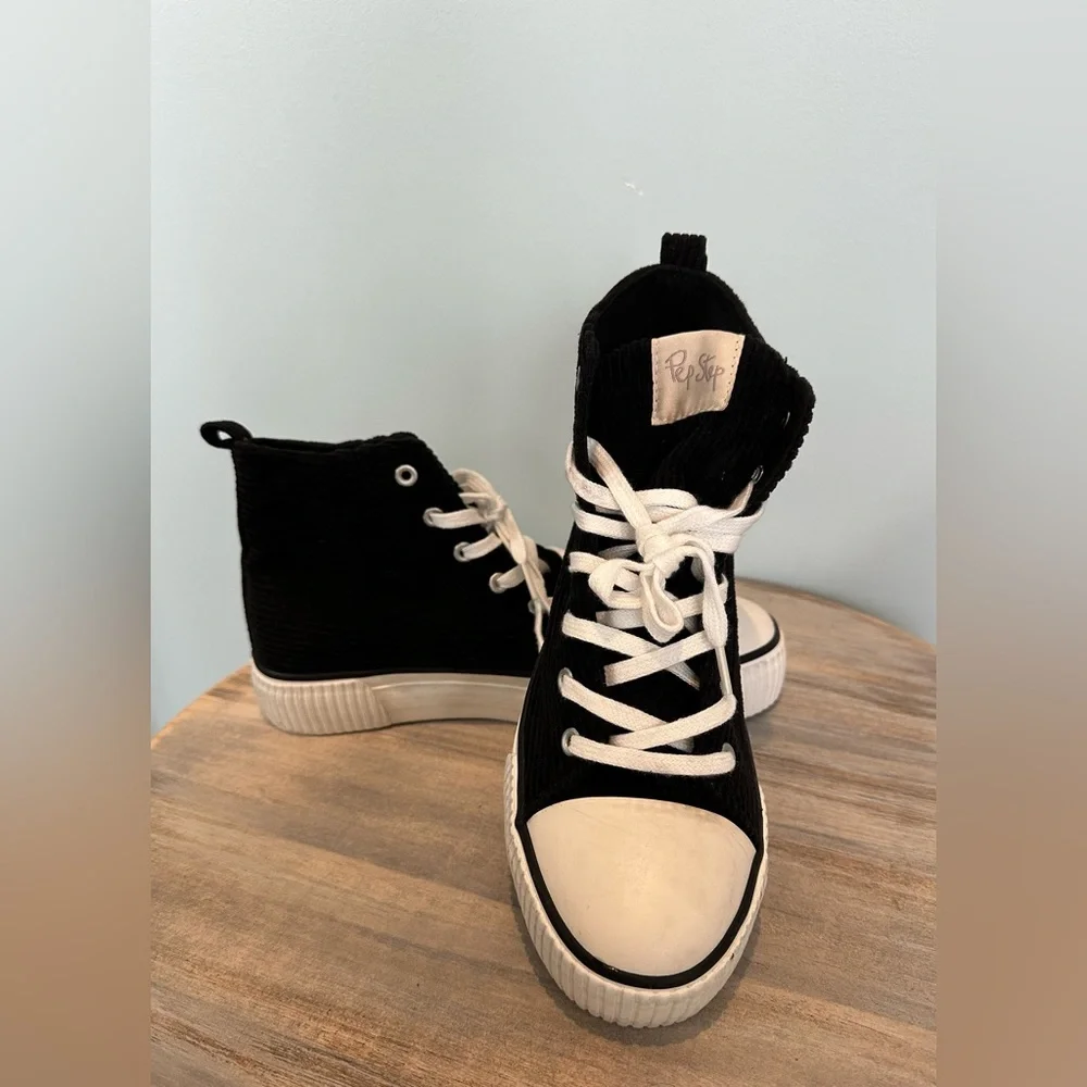 Pep Step Platform Corduroy black lace up sneakers size 8